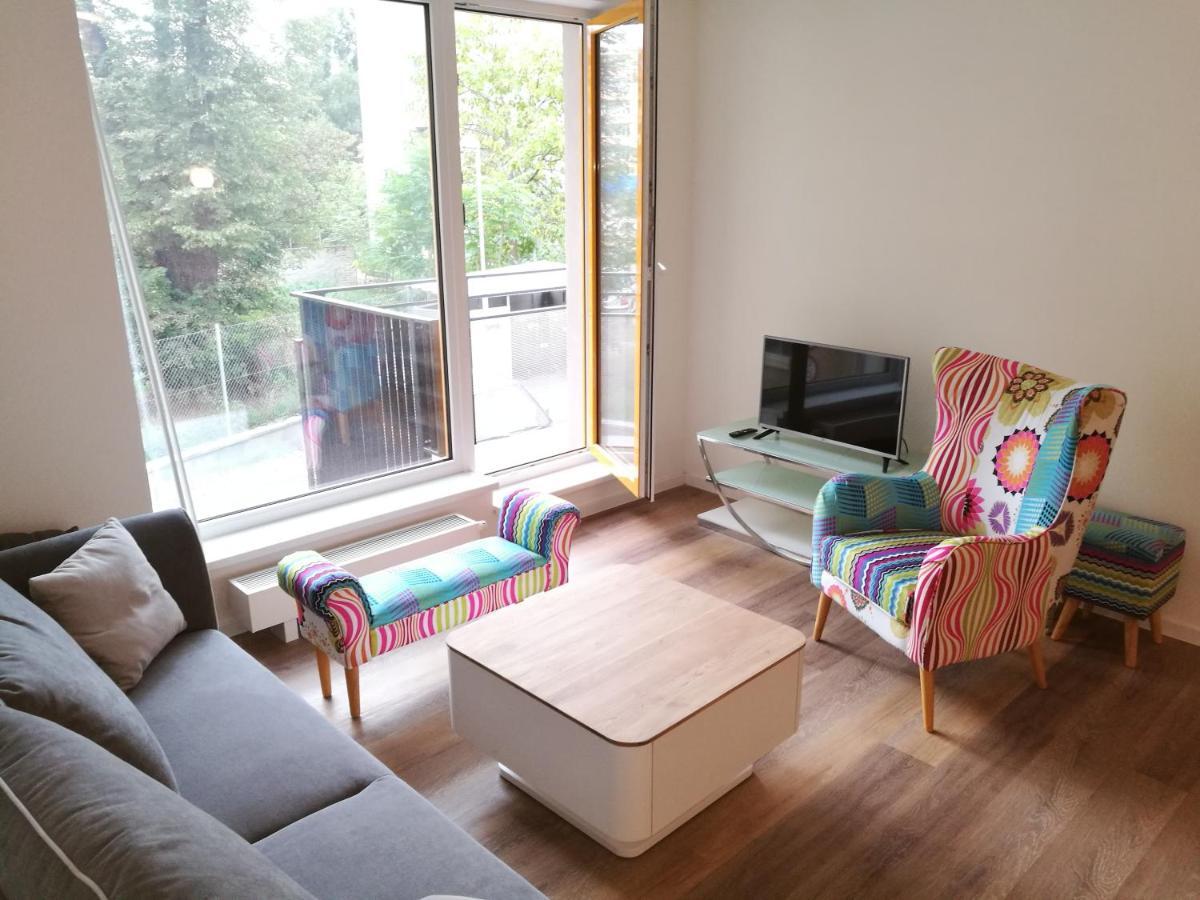beIN apartment with parking Brno Bagian luar foto
