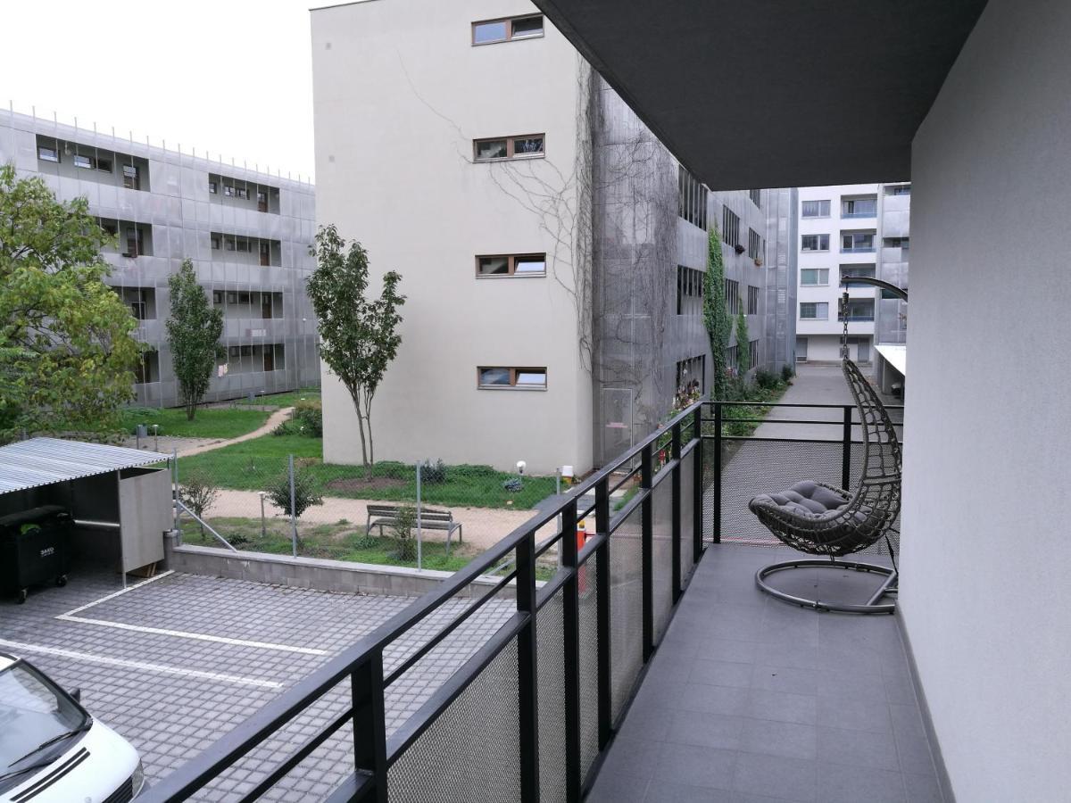 beIN apartment with parking Brno Bagian luar foto